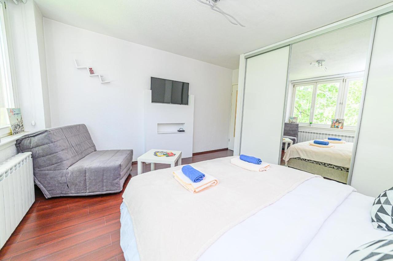 Beautiful Cozy Studio Close To City Center Apartment Sarajevo Ngoại thất bức ảnh